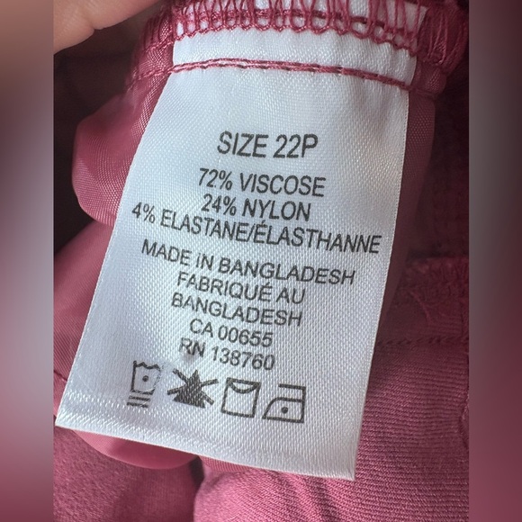 In Every Story brand size 22, Pink Women's Cropped Pants universal fit savvy - Picture 7 of 7